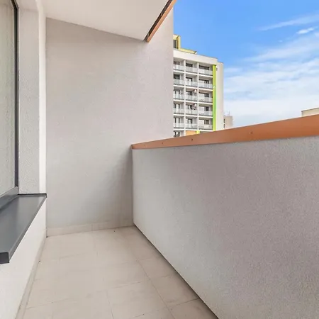 Lam - Ac -balcony Апартаменты *