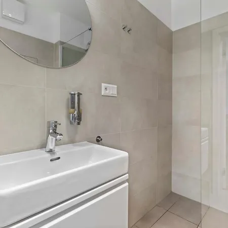 Lam - Ac -balcony Bratysława